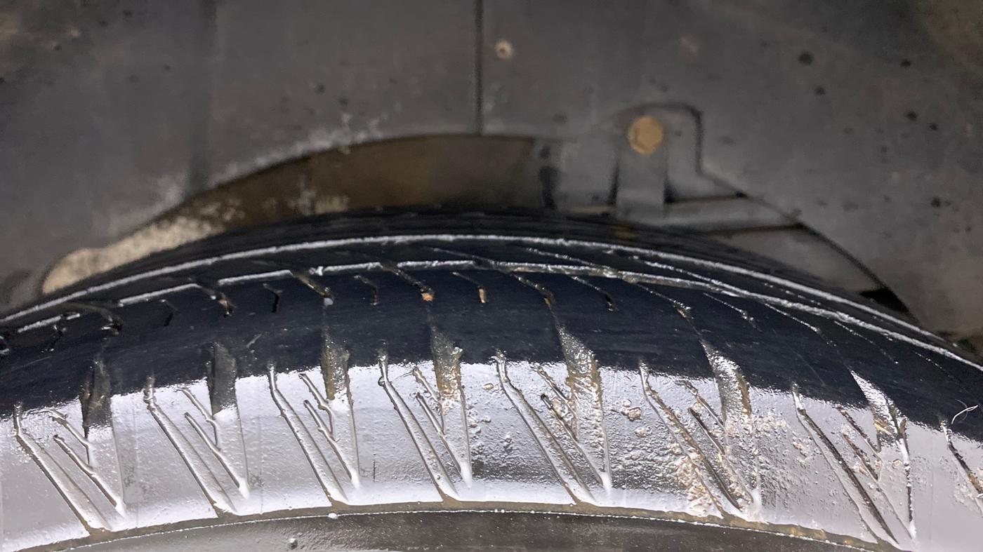 2019 Mahindra XUV500 W11 (O), Diesel, Manual, 39,098 km, Left Rear Tyre Tread