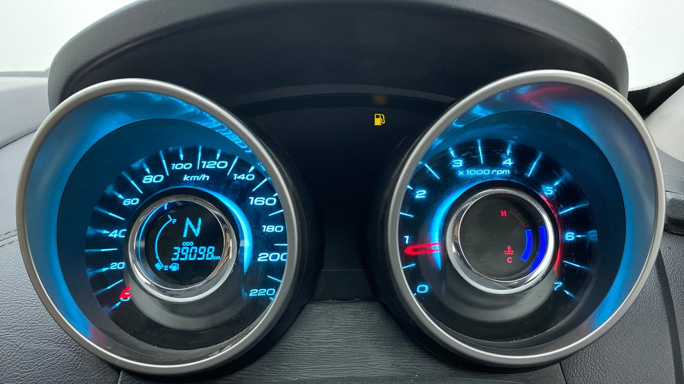 2019 Mahindra XUV500 W11 (O), Diesel, Manual, 39,098 km, Odometer Image