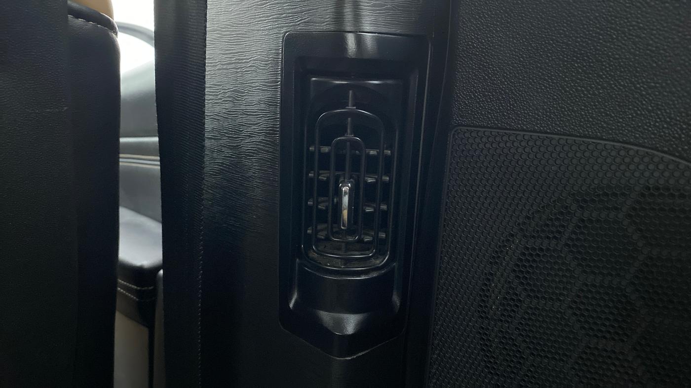2019 Mahindra XUV500 W11 (O), Diesel, Manual, 39,098 km, Rear AC Vents
