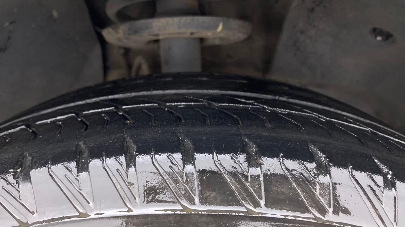 2019 Mahindra XUV500 W11 (O), Diesel, Manual, 39,098 km, Right Rear Tyre Tread