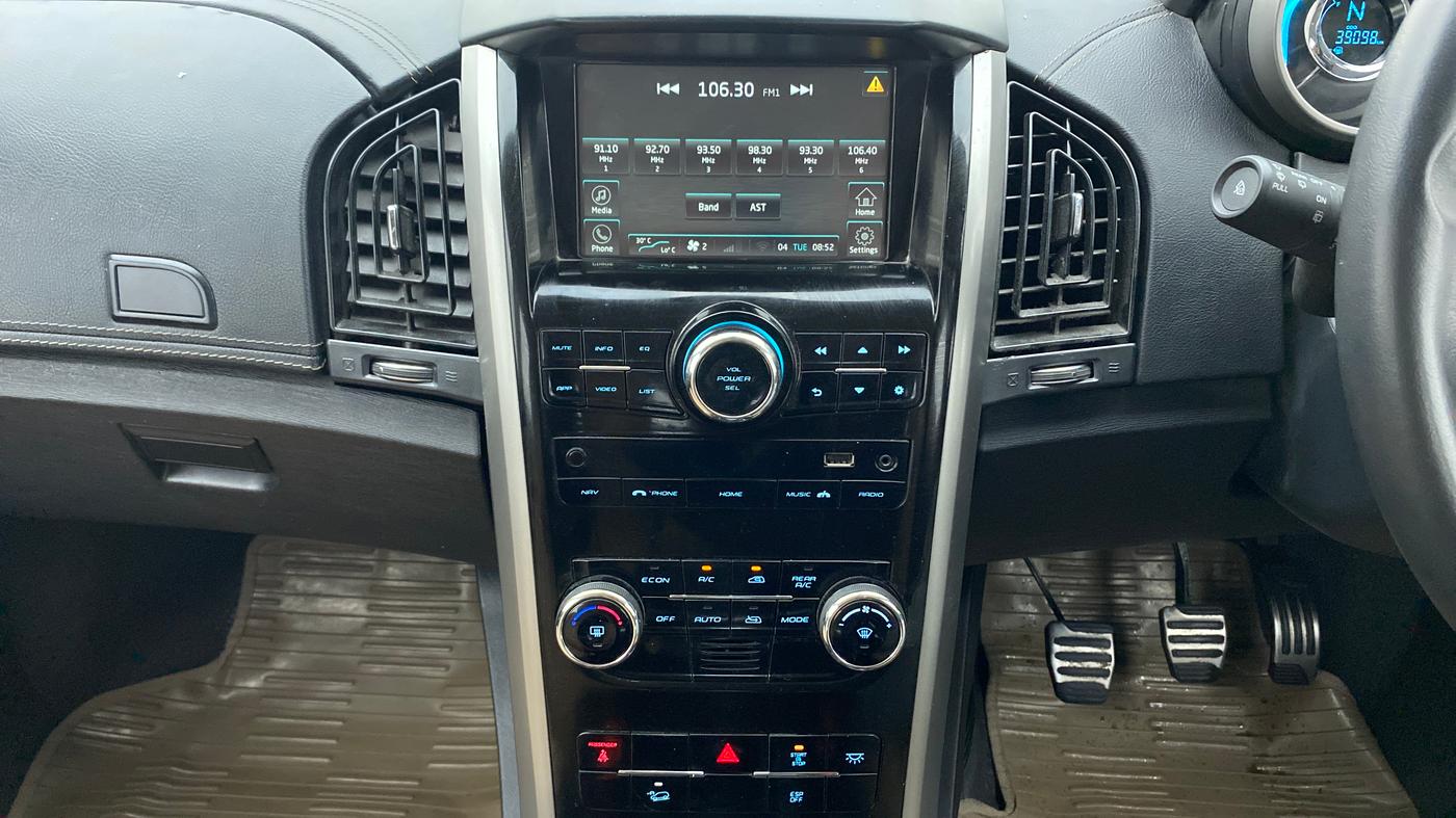 2019 Mahindra XUV500 W11 (O), Diesel, Manual, 39,098 km, Air Conditioner