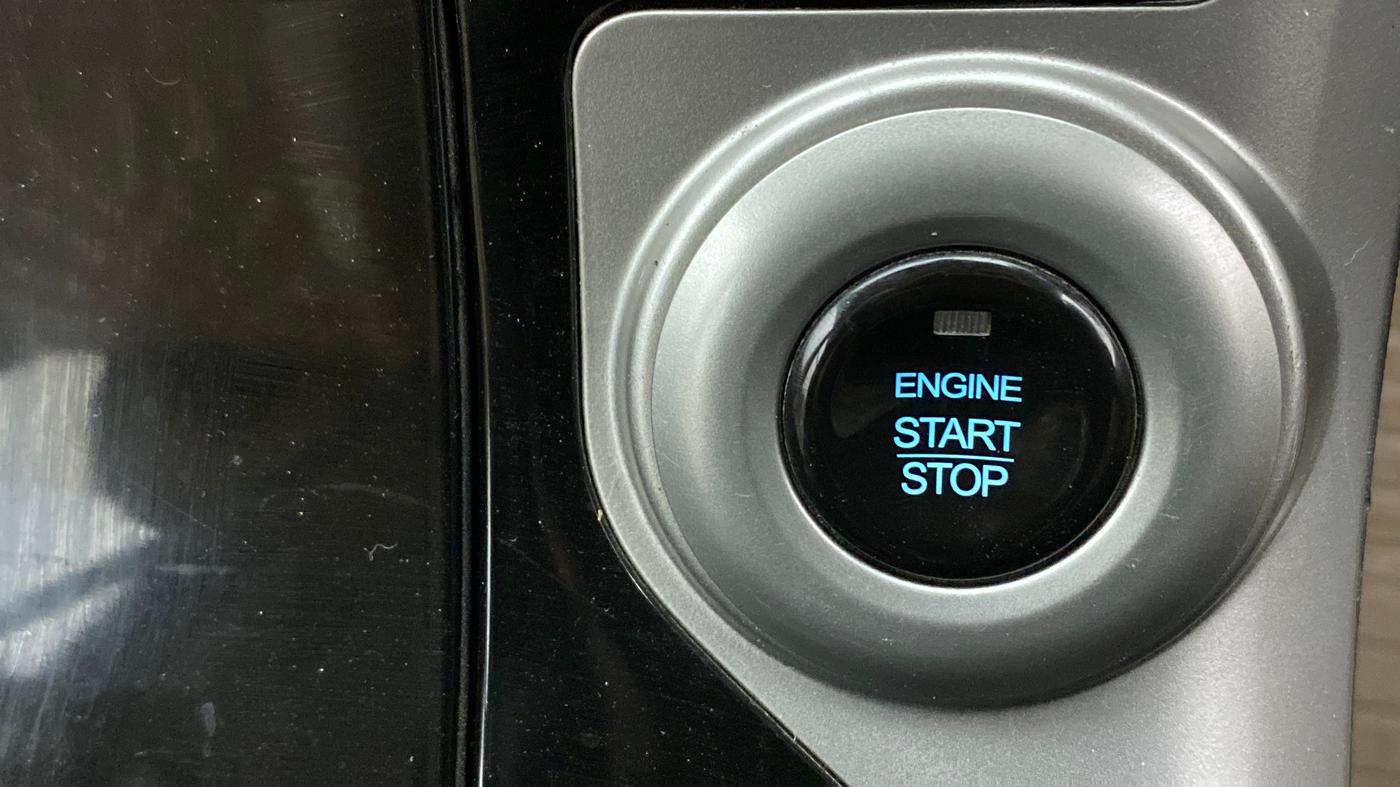 2019 Mahindra XUV500 W11 (O), Diesel, Manual, 39,098 km, Keyless Start/ Stop Button