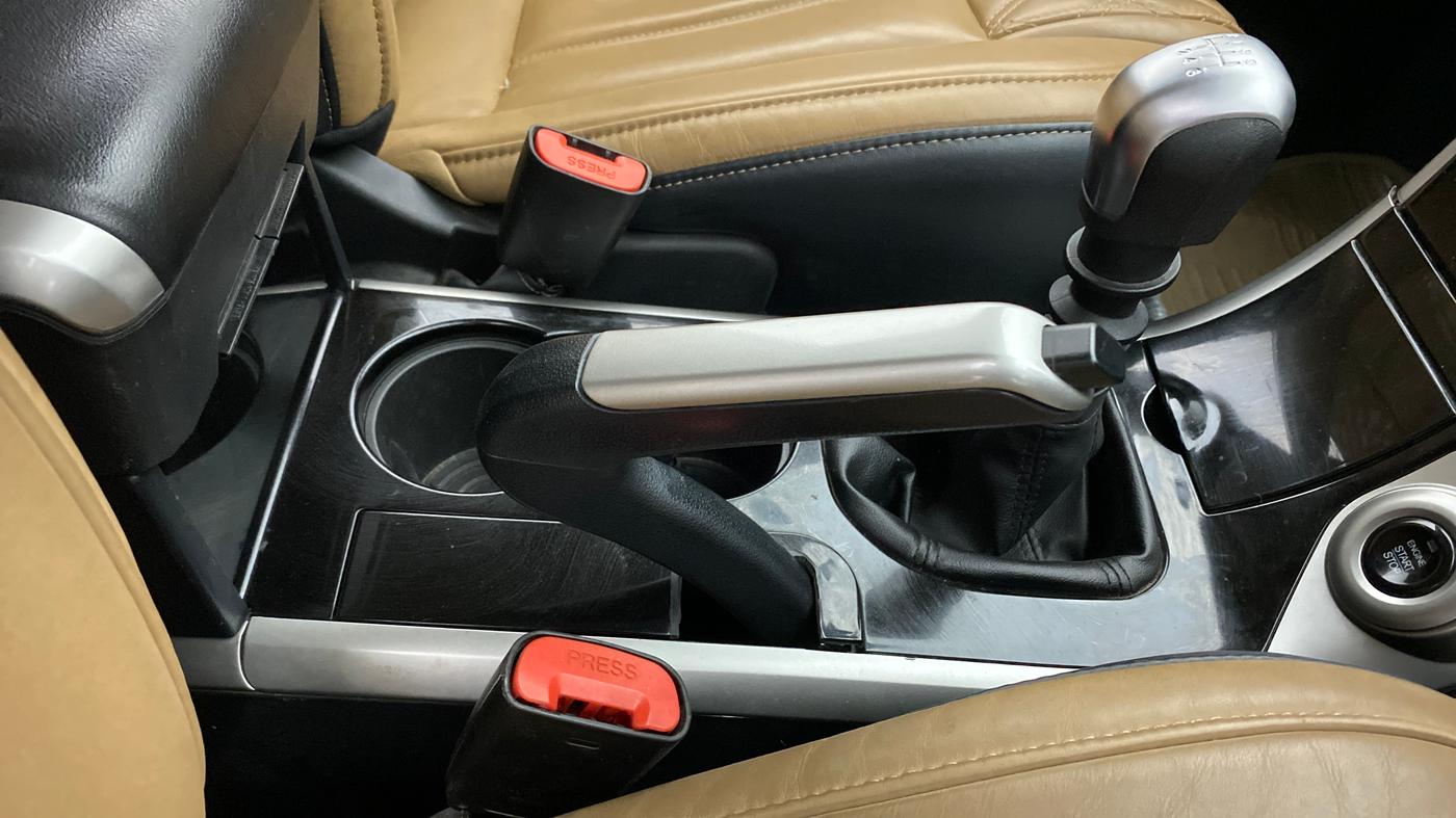 2019 Mahindra XUV500 W11 (O), Diesel, Manual, 39,098 km, Gear Lever