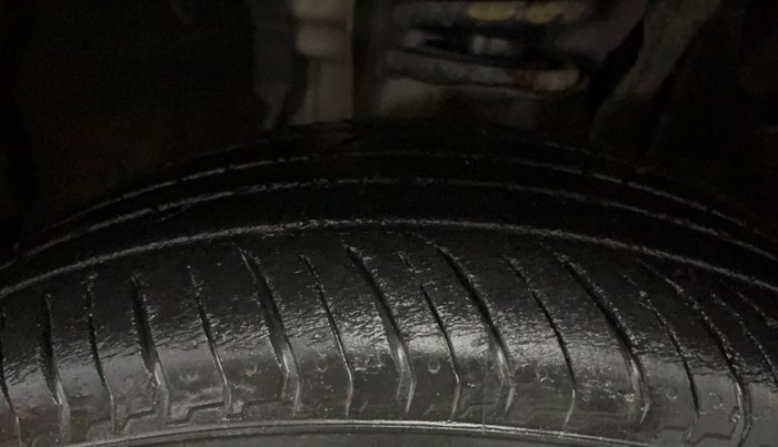 2021 Nissan MAGNITE XV PREMIUM, Petrol, Manual, 38,355 km, Left Front Tyre Tread