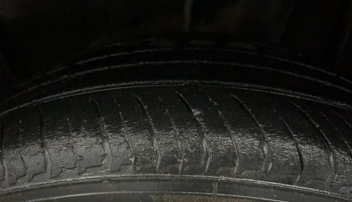2021 Nissan MAGNITE XV PREMIUM, Petrol, Manual, 38,355 km, Left Rear Tyre Tread
