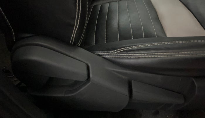 2021 Nissan MAGNITE XV PREMIUM, Petrol, Manual, 38,355 km, Driver Side Adjustment Panel