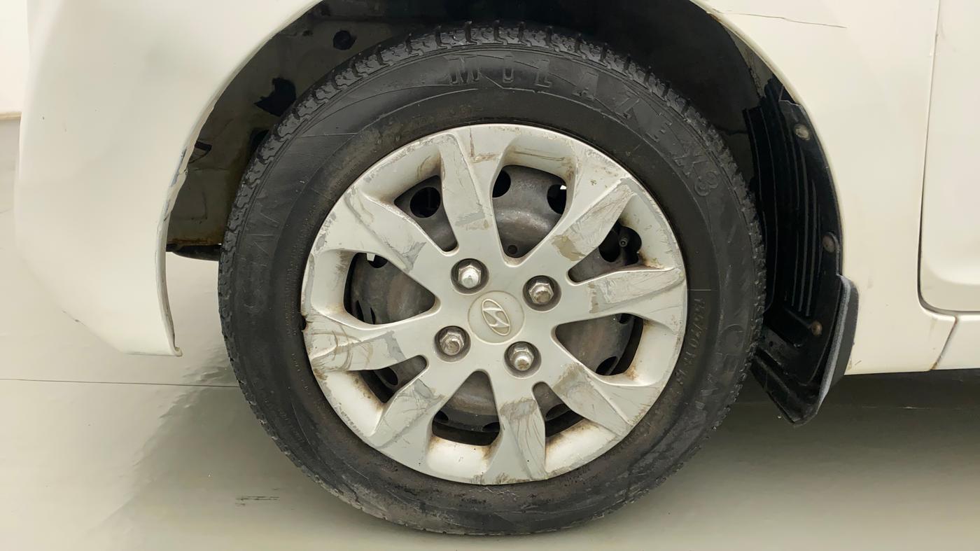 2016 Hyundai Eon SPORTZ, Petrol, Manual, 91,584 km, Left Front Wheel