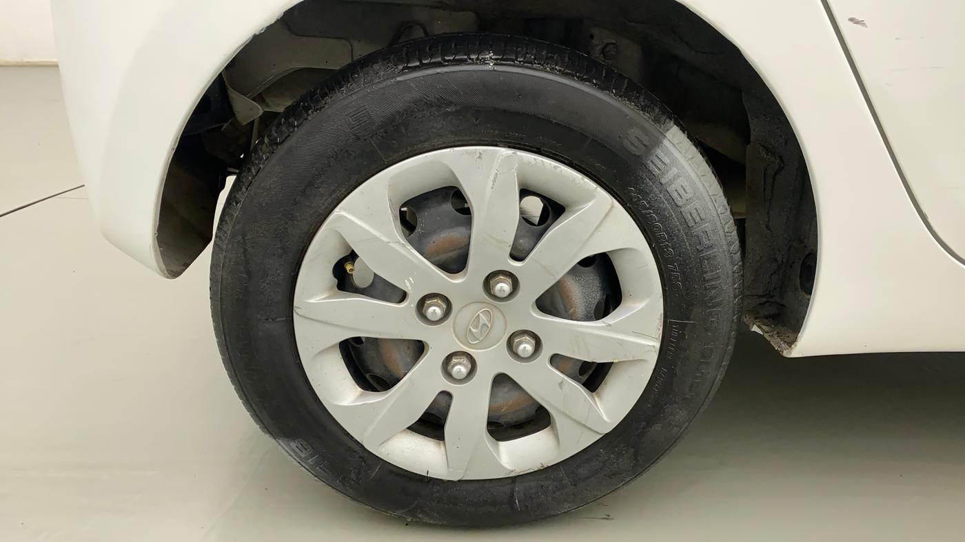 2016 Hyundai Eon SPORTZ, Petrol, Manual, 91,584 km, Right Rear Wheel