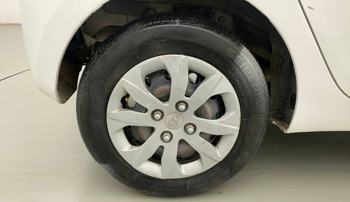 2016 Hyundai Eon SPORTZ, Petrol, Manual, 91,584 km, Right Rear Wheel