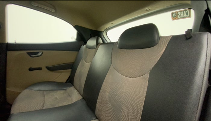 2016 Hyundai Eon SPORTZ, Petrol, Manual, 91,584 km, Right Side Rear Door Cabin