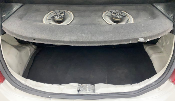 2016 Hyundai Eon SPORTZ, Petrol, Manual, 91,584 km, Boot Inside