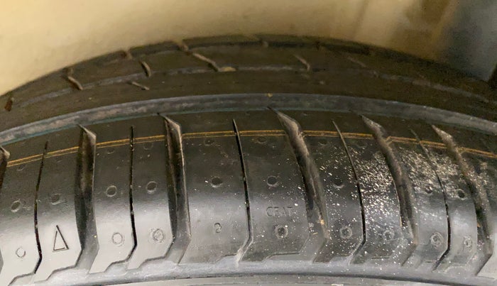 2017 Maruti IGNIS ZETA 1.2, Petrol, Manual, 70,228 km, Left Rear Tyre Tread