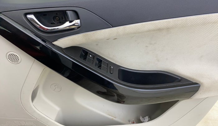 2023 Tata NEXON XZ PLUS PETROL SUNROOF, CNG, Manual, 75,459 km, Driver Side Door Panels Control