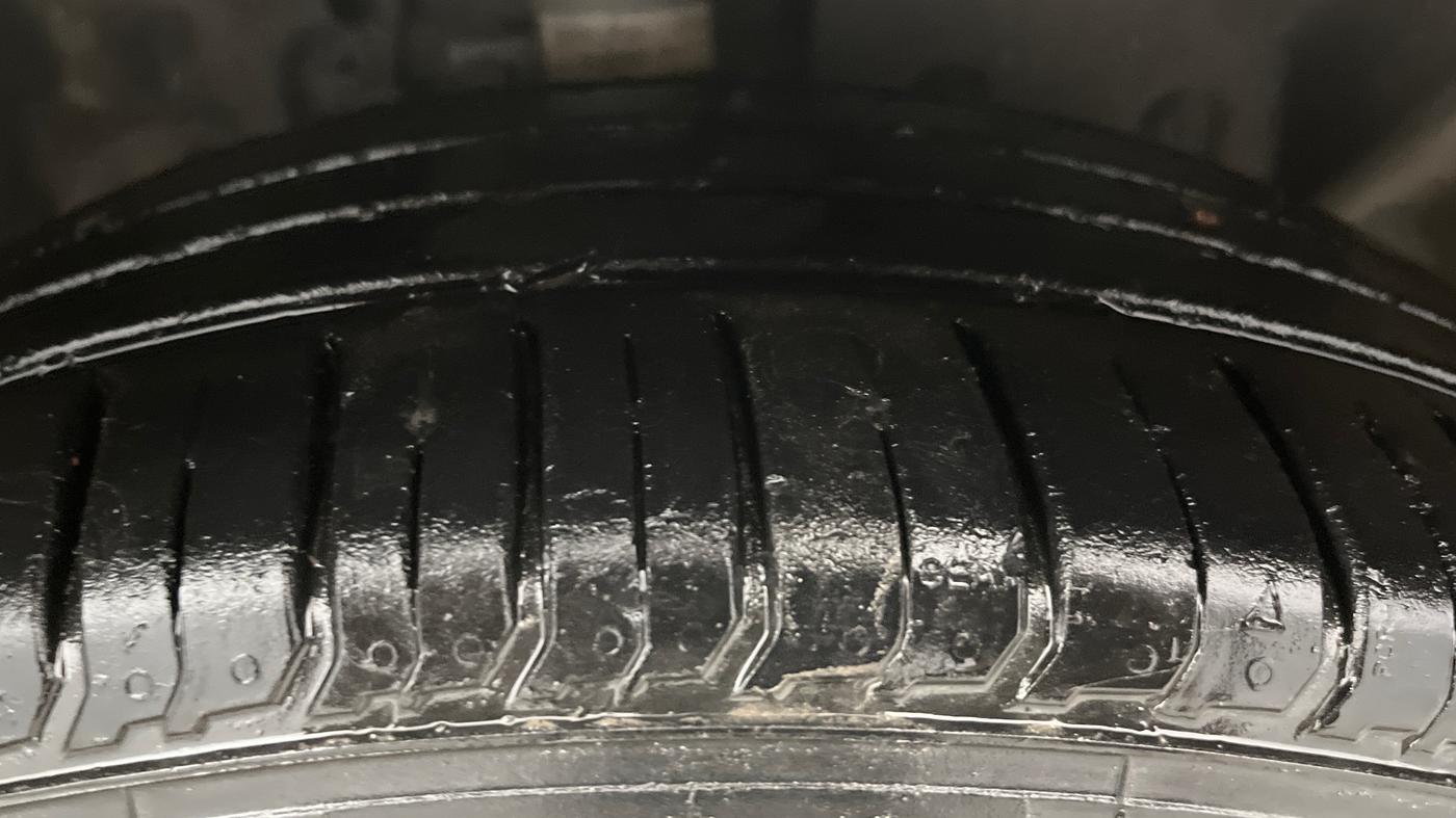 2016 Ford Ecosport TITANIUM 1.5L PETROL AT, Petrol, Automatic, 60,863 km, Right Front Tyre Tread