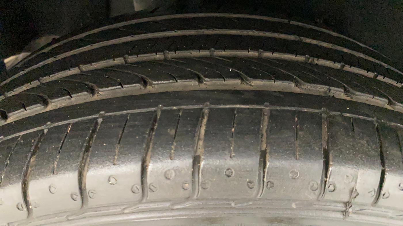 2017 Maruti Baleno ALPHA CVT PETROL 1.2, Petrol, Automatic, 44,469 km, Right Rear Tyre Tread