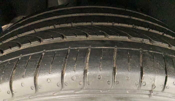 2017 Maruti Baleno ALPHA CVT PETROL 1.2, Petrol, Automatic, 44,469 km, Right Rear Tyre Tread