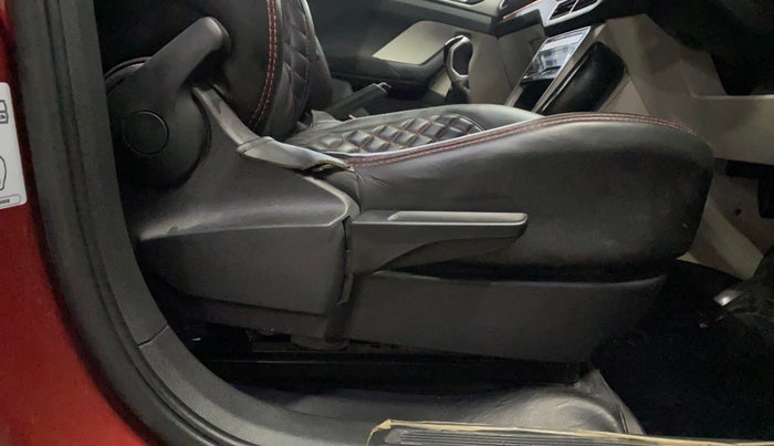 2024 Volkswagen TAIGUN HIGHLINE 1.0 TSI MT, Petrol, Manual, 30,678 km, Driver Side Adjustment Panel