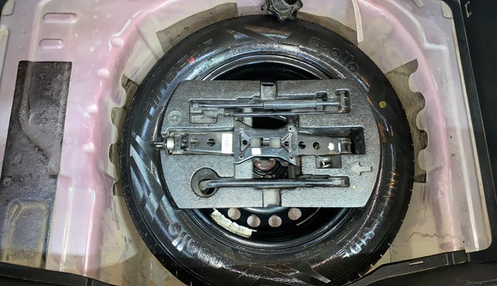 2024 Volkswagen TAIGUN HIGHLINE 1.0 TSI MT, Petrol, Manual, 30,678 km, Spare Tyre