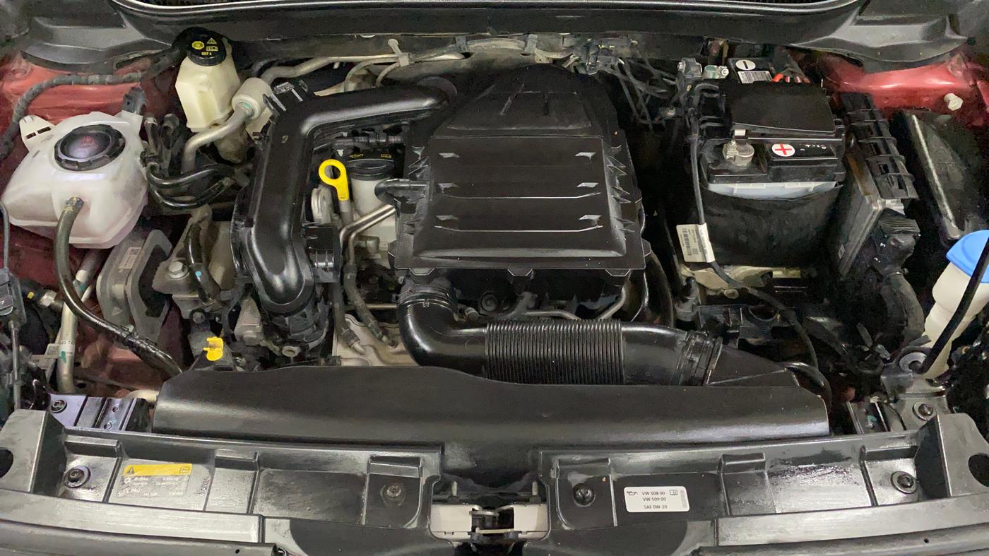 2024 Volkswagen TAIGUN HIGHLINE 1.0 TSI MT, Petrol, Manual, 30,689 km, Engine View