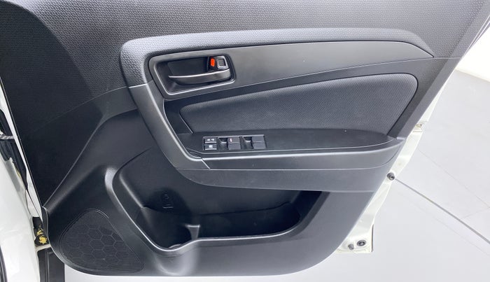 2021 Maruti Vitara Brezza VXI, Petrol, Manual, 6,903 km, Driver Side Door Panels Control