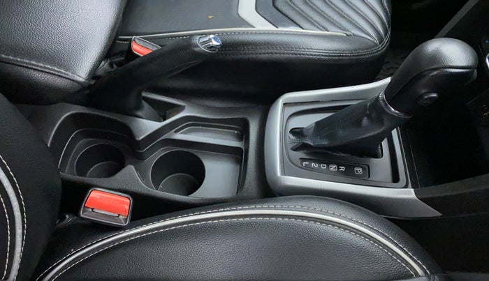 2020 Maruti Vitara Brezza ZXI PLUS AT DUAL TONE SHVS, Petrol, Automatic, 48,436 km, Gear Lever