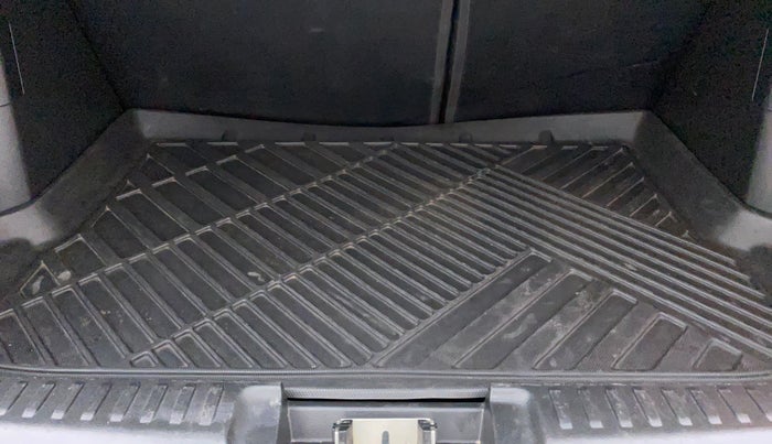 2020 Maruti Vitara Brezza ZXI PLUS AT DUAL TONE SHVS, Petrol, Automatic, 48,436 km, Boot Inside
