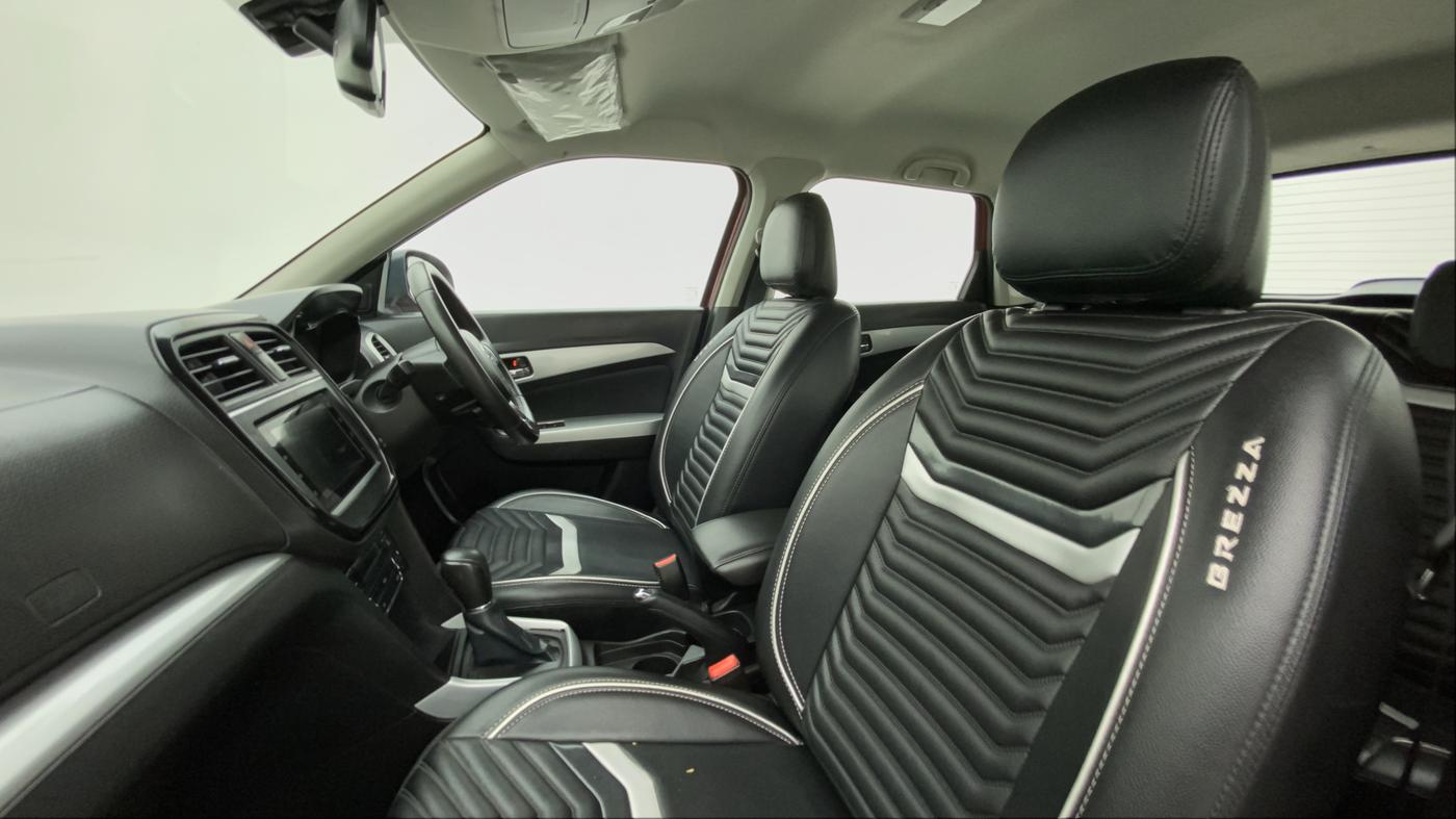2020 Maruti Vitara Brezza ZXI PLUS AT DUAL TONE SHVS, Petrol, Automatic, 48,436 km, Right Side Front Door Cabin