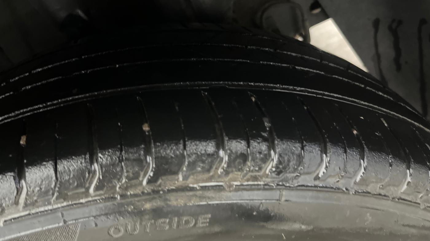 2021 Hyundai NEW I20 SPORTZ 1.2 MT, Petrol, Manual, 1,11,403 km, Left Rear Tyre Tread
