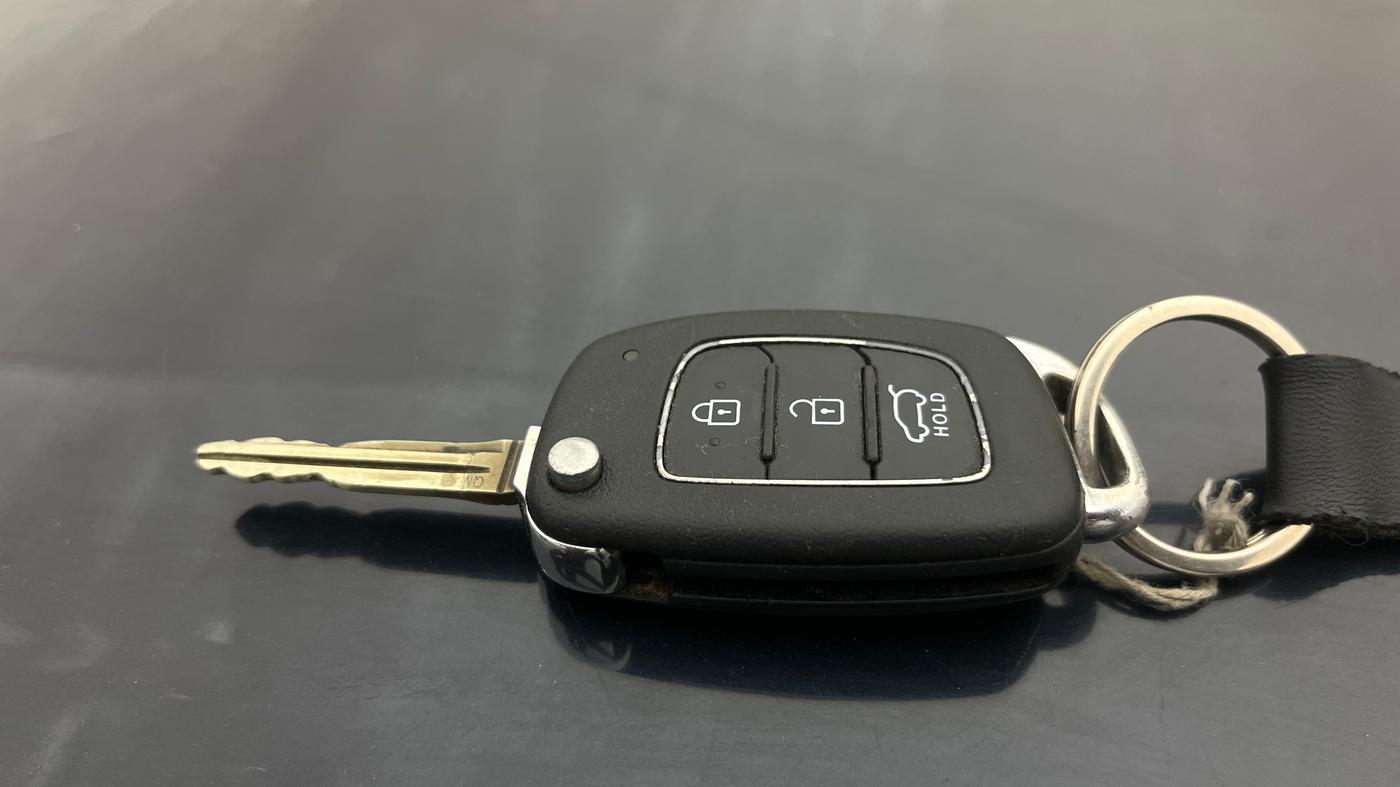 2021 Hyundai NEW I20 SPORTZ 1.2 MT, Petrol, Manual, 1,11,403 km, Key Close Up