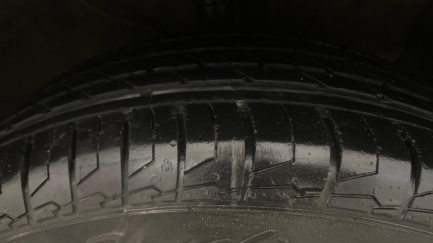 2017 Hyundai Creta SX PLUS 1.6 PETROL, Petrol, Manual, 47,682 km, Right Front Tyre Tread