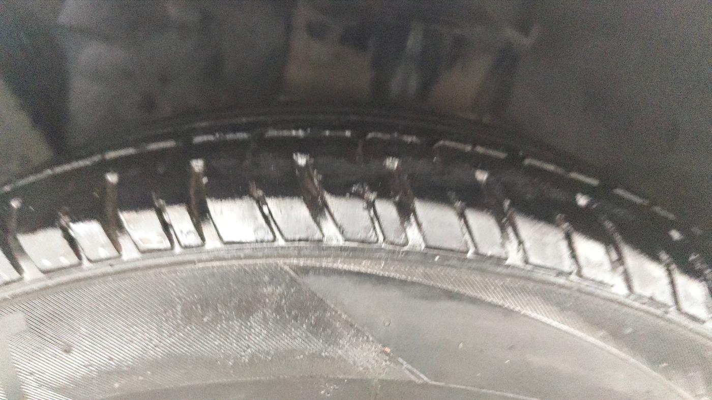2016 Ford Figo Aspire TITANIUM 1.2 PETROL, Petrol, Manual, 83,026 km, Left Front Tyre Tread
