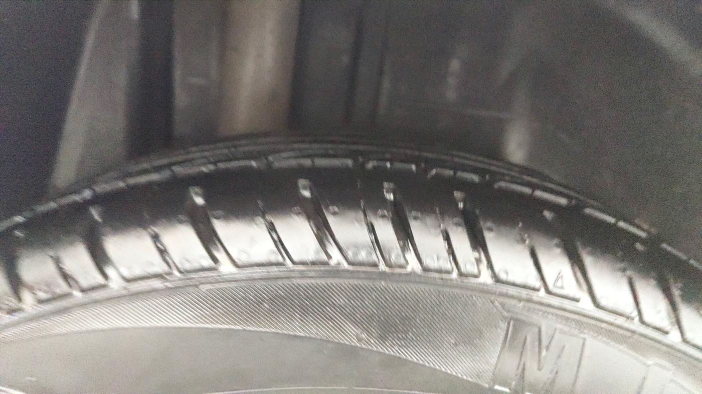 2016 Ford Figo Aspire TITANIUM 1.2 PETROL, Petrol, Manual, 83,026 km, Right Rear Tyre Tread