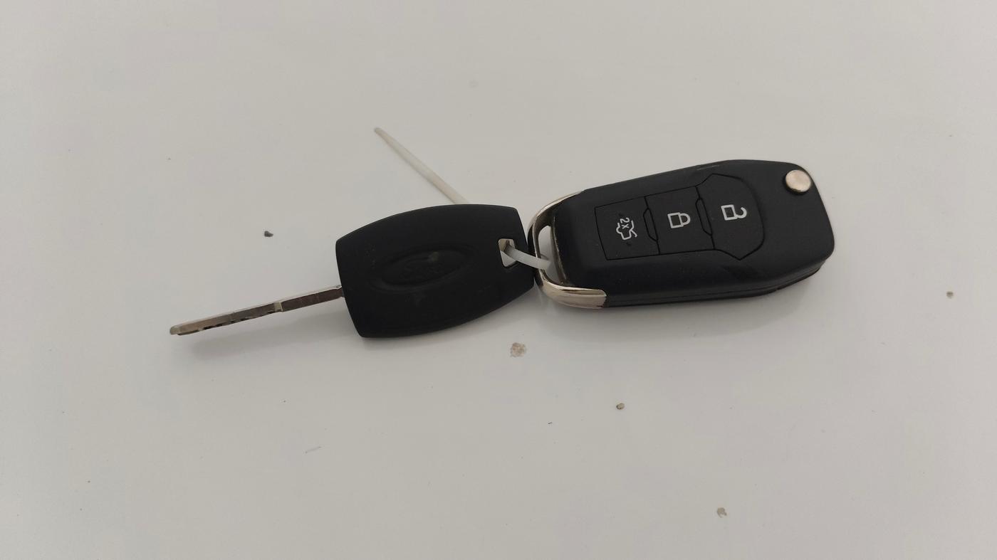 2016 Ford Figo Aspire TITANIUM 1.2 PETROL, Petrol, Manual, 83,026 km, Key Close Up