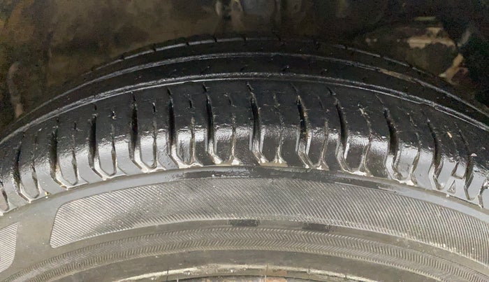 2018 Maruti Swift VXI, Petrol, Manual, 16,150 km, Right Front Tyre Tread