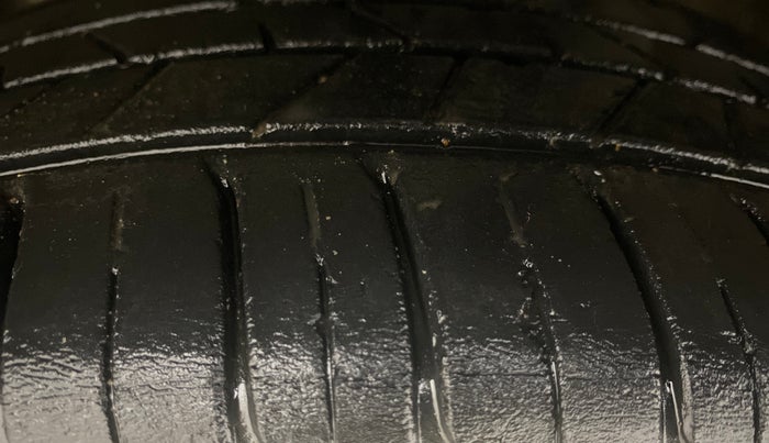 2022 Hyundai NEW I20 SPORTZ 1.2 MT, Petrol, Manual, 35,834 km, Left Front Tyre Tread