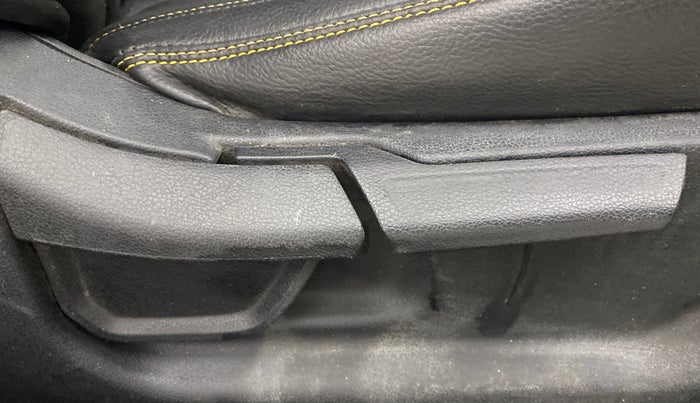 2022 Hyundai NEW I20 SPORTZ 1.2 MT, Petrol, Manual, 35,834 km, Driver Side Adjustment Panel