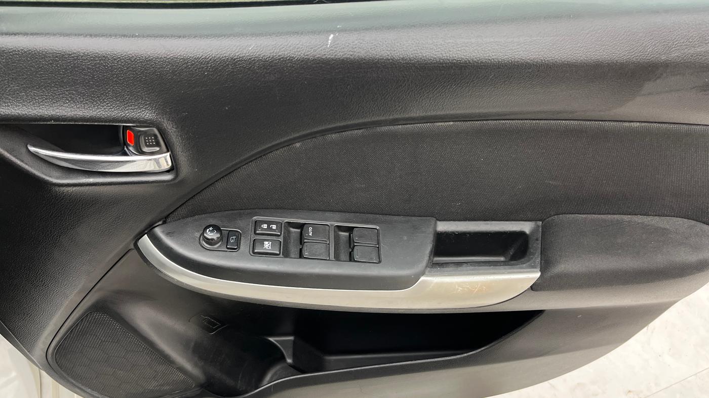 2015 Maruti Baleno DELTA CVT PETROL 1.2, Petrol, Automatic, 92,838 km, Driver Side Door Panels Control