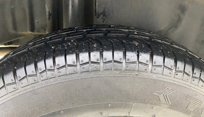 2014 Maruti Swift Dzire VXI, Petrol, Manual, 8,784 km, Right Rear Tyre Tread