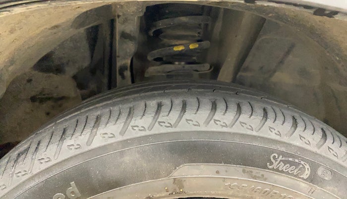 2021 Nissan MAGNITE XV MT, Petrol, Manual, 38,103 km, Right Front Tyre Tread