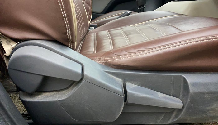 2021 Nissan MAGNITE XV MT, Petrol, Manual, 38,103 km, Driver Side Adjustment Panel