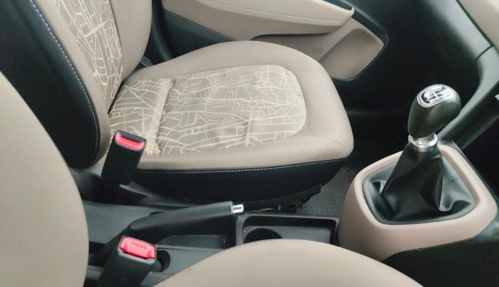 2014 Hyundai Xcent S (O) 1.2, Petrol, Manual, 64,985 km, Gear Lever