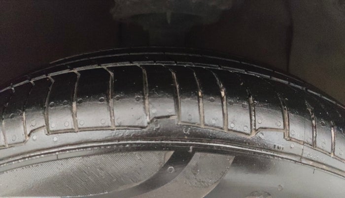 2014 Hyundai Xcent S (O) 1.2, Petrol, Manual, 64,985 km, Right Front Tyre Tread