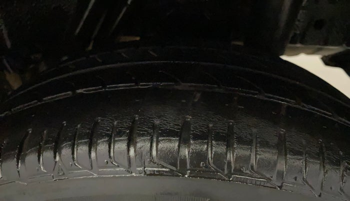 2017 Mahindra Kuv100 K8 6 STR, Petrol, Manual, 12,171 km, Left Rear Tyre Tread