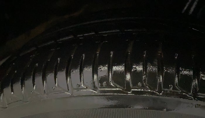 2017 Mahindra Kuv100 K8 6 STR, Petrol, Manual, 12,171 km, Right Front Tyre Tread