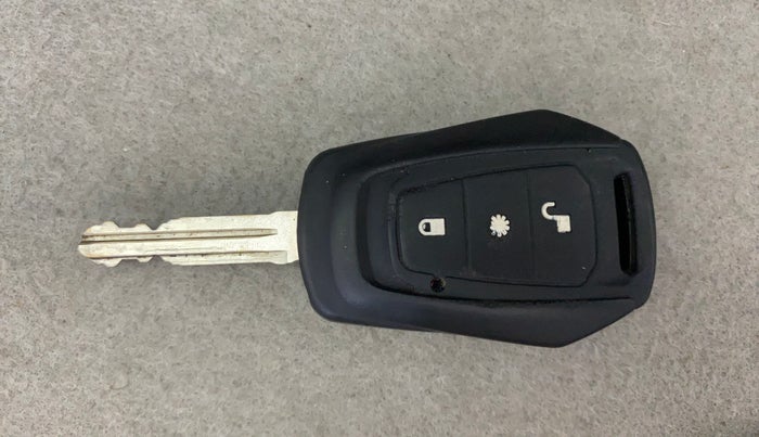 2017 Mahindra Kuv100 K8 6 STR, Petrol, Manual, 12,171 km, Key Close Up