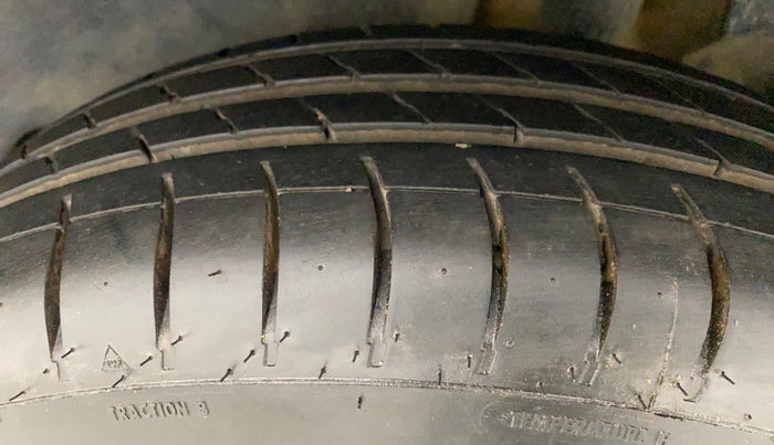 2017 Maruti Dzire VDI, Diesel, Manual, 82,074 km, Left Rear Tyre Tread