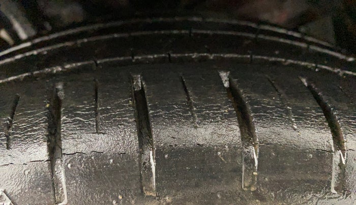 2018 Maruti Baleno ALPHA PETROL 1.2, Petrol, Manual, 32,432 km, Right Front Tyre Tread