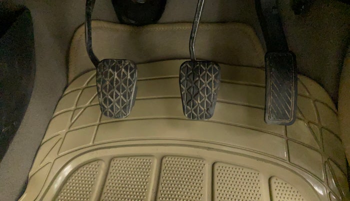 2018 Ford Figo Aspire 1.2 TITANIUM PETROL, Petrol, Manual, 27,077 km, Pedals