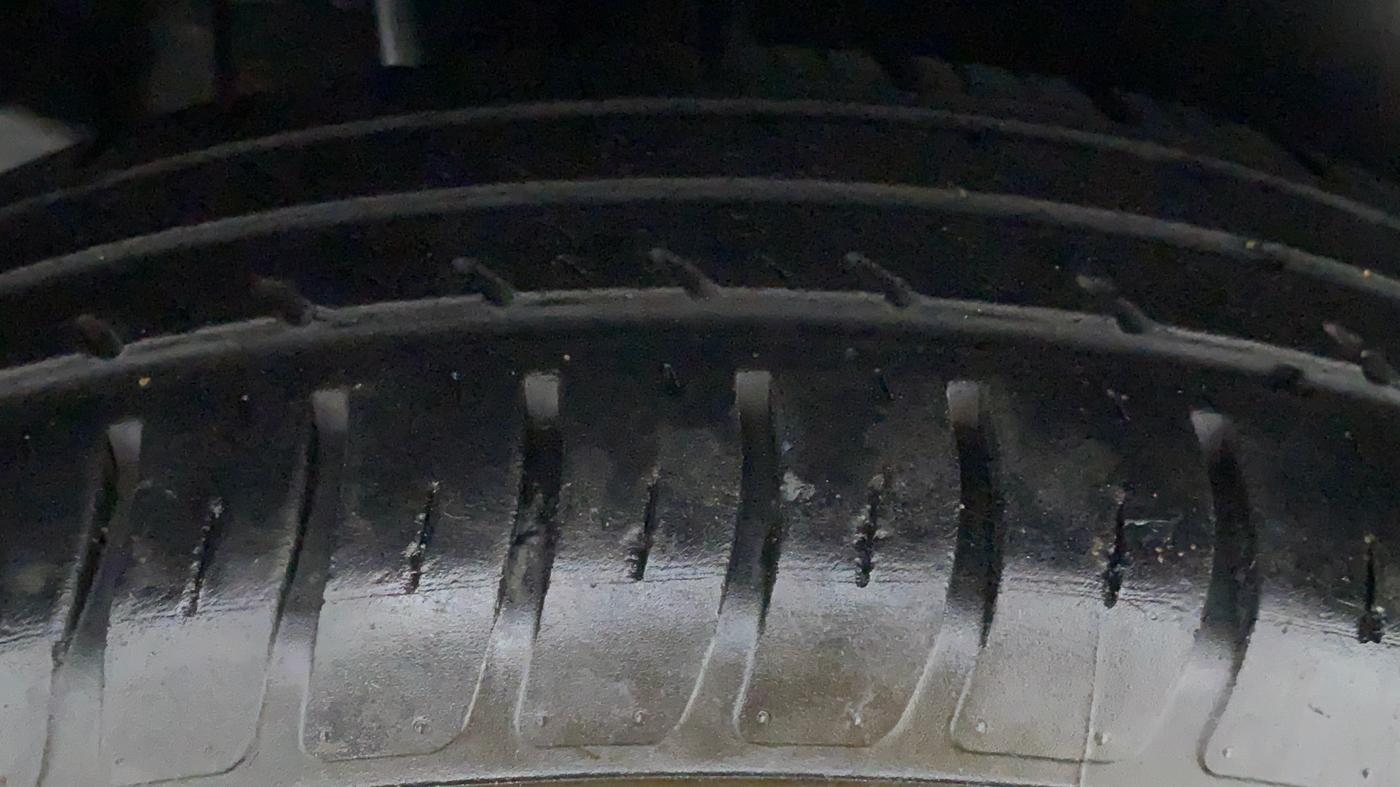 2018 Maruti Dzire VXI, Petrol, Manual, 71,810 km, Left Front Tyre Tread