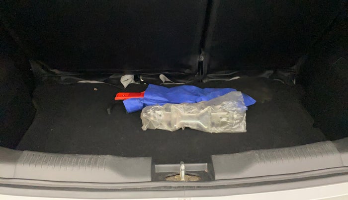 2019 Maruti IGNIS ZETA 1.2 AMT, Petrol, Automatic, 31,753 km, Boot Inside